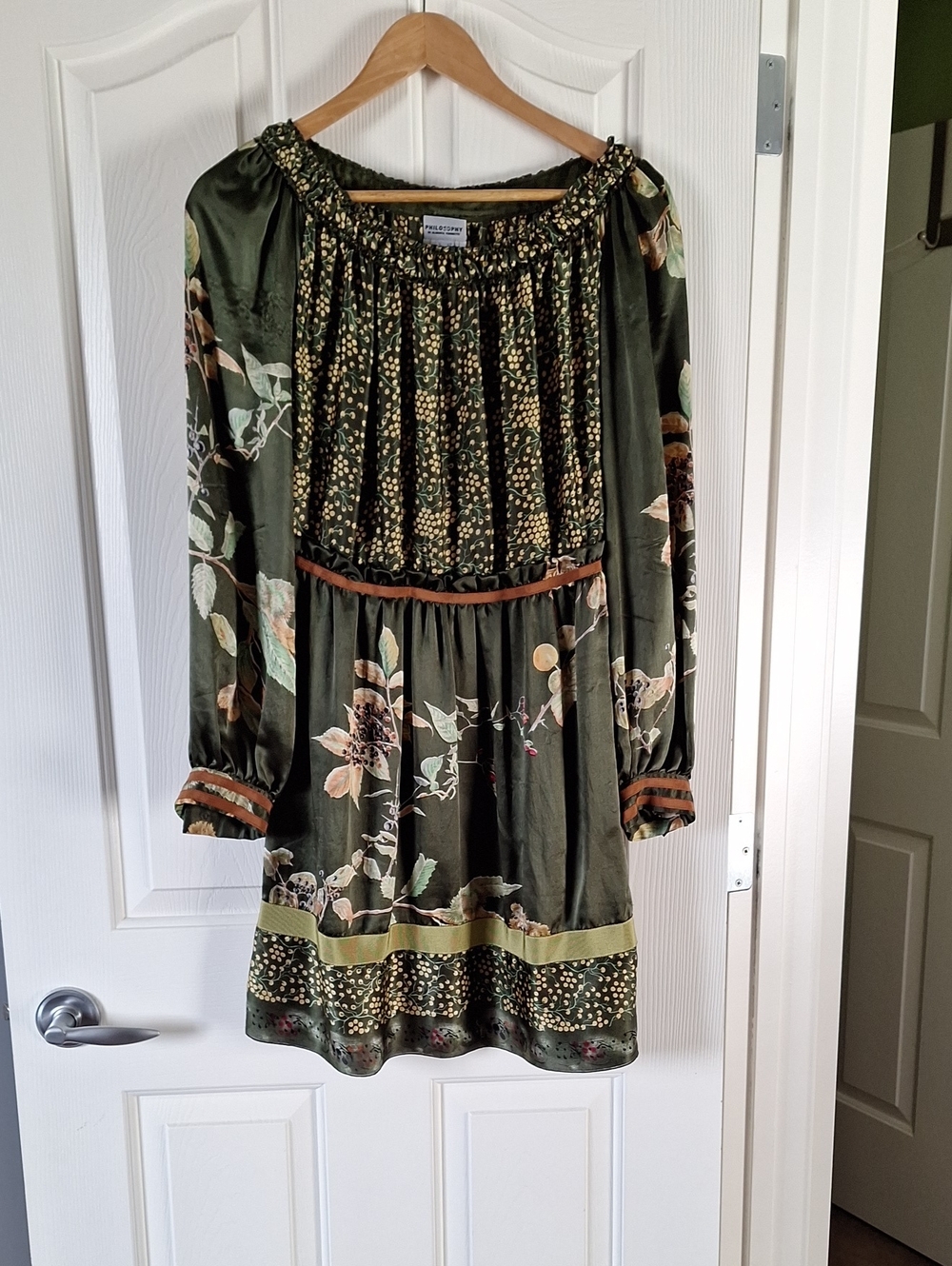 Philosophy di Alberta Ferretti Silk Olive Green Floral Long Sleeve Dress, 4 US